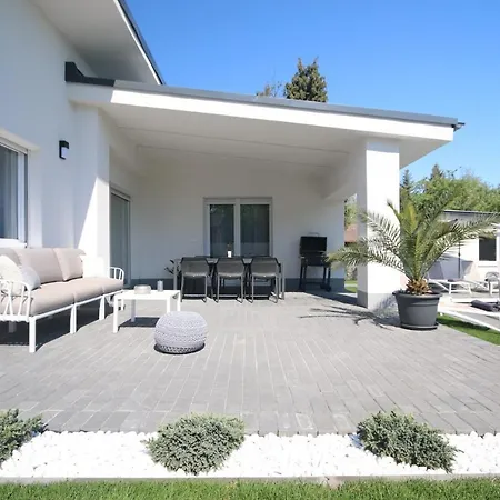 Piku Vendeghaz 2 Holiday home