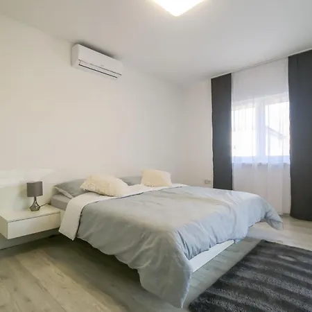 Piku Vendeghaz 2 Holiday home *